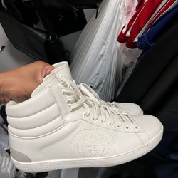 Gucci size 44 