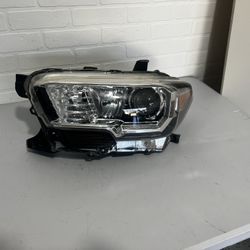2016-2022 Toyota Tacoma Left Headlight