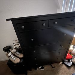 Dresser For Sale! ( Need This Gone Asap :)  Lowest $275