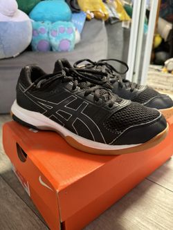 ASICS women’s Volleyball Shoes Size 6.5