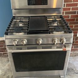 GE Cafe Gas Stove