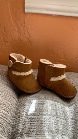 Baby uggs size 0/1