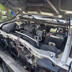 HUMMER H3 2006 CRASHED FRONT