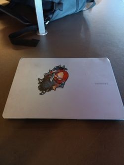 Samsung GalaxyBook 4 Edge(cracked screen but still works perfectly)