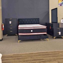 New 5-piece Bedroom Set In Box- Finance Available $1 Down 