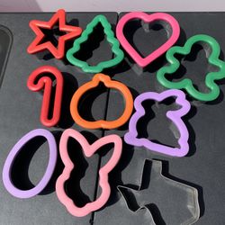 Wilton Comfort Grip Cookie Cutter Holiday Set - Christmas, Halloween Pumpkin, Heart, Texas