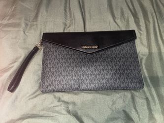 Michael Kors Clutched