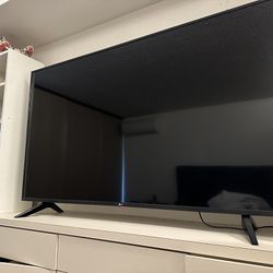 65” LG Smart Tv