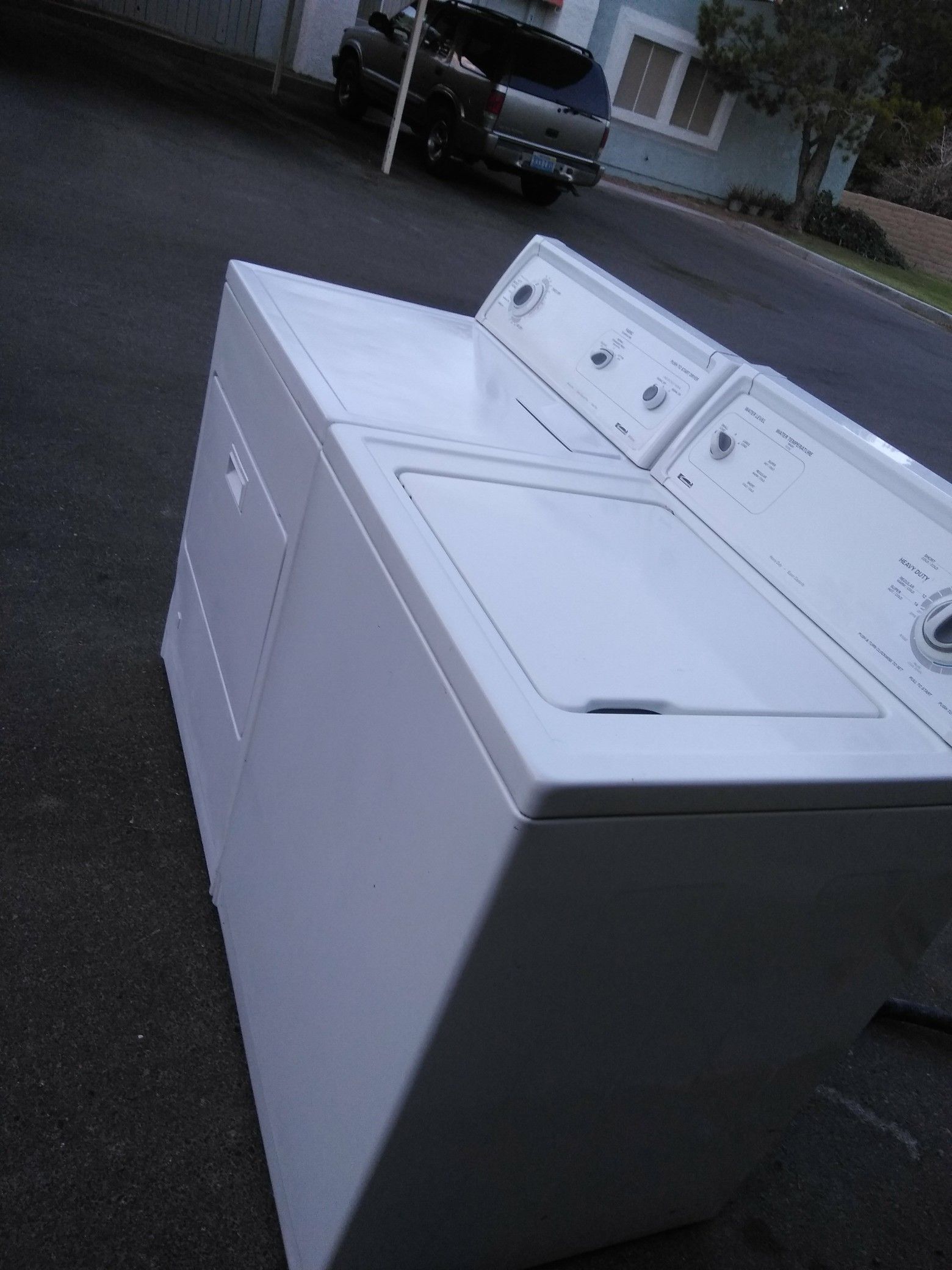 Very nice clean Kenmore set washer machine