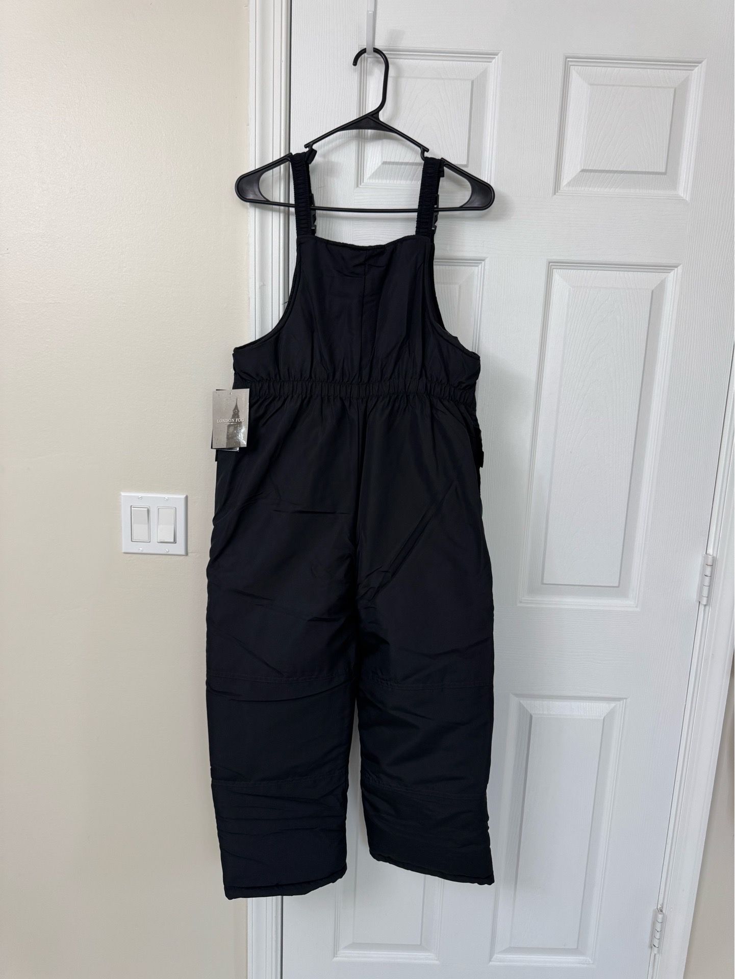 Kids size 8 husky London fog new with tags winter snow bibs located in Weston