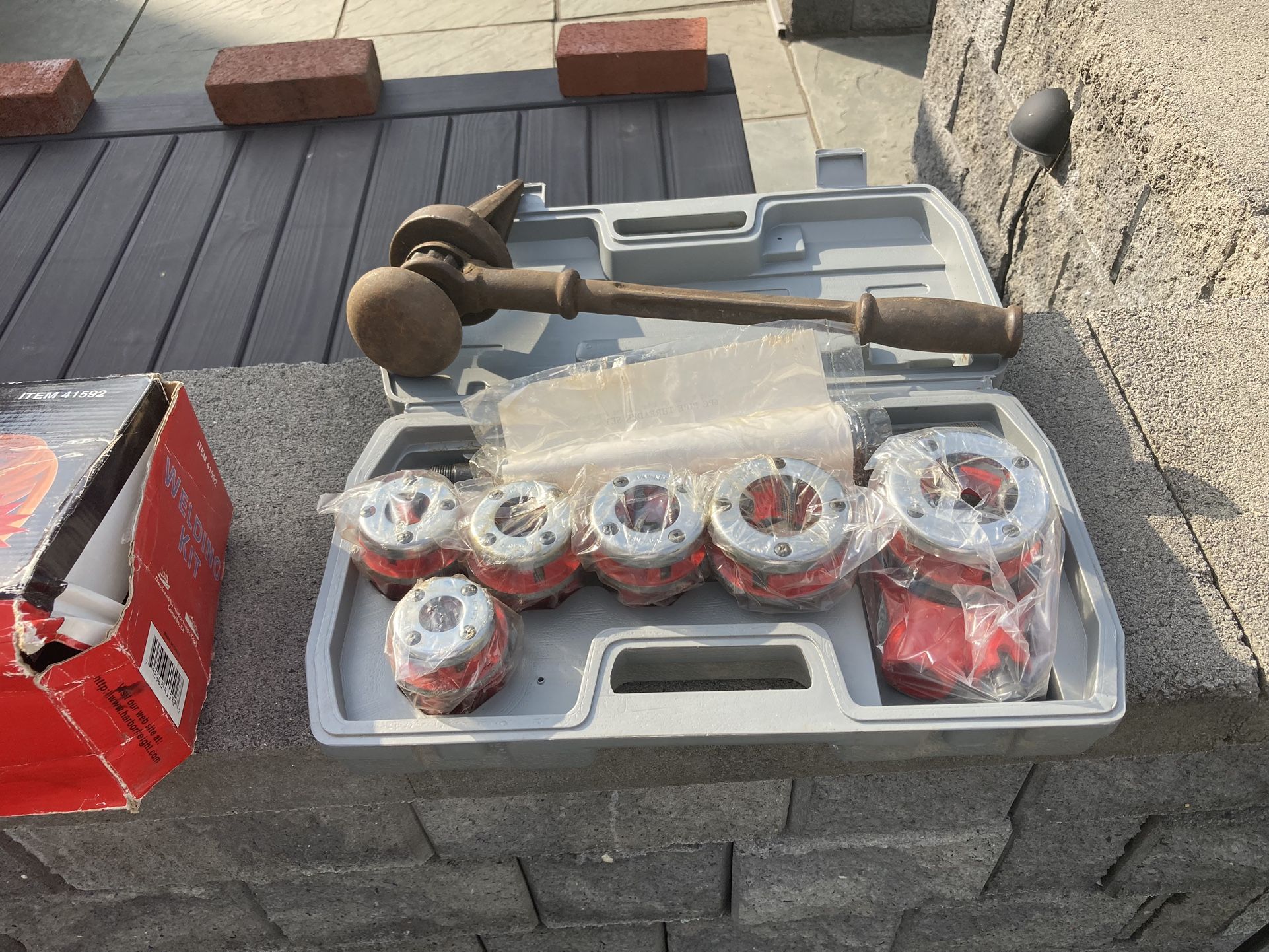 Steel Pipe Threading Kit