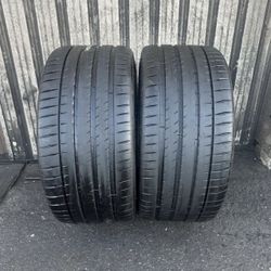 325/35/22  325 35 22  Michelin Pilot Sport 4S  Mercedes (LikeNew)