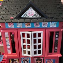 MOVING!  LOL Surprise Indoor & Outdoor Cottage Playhouse With Glitter. 