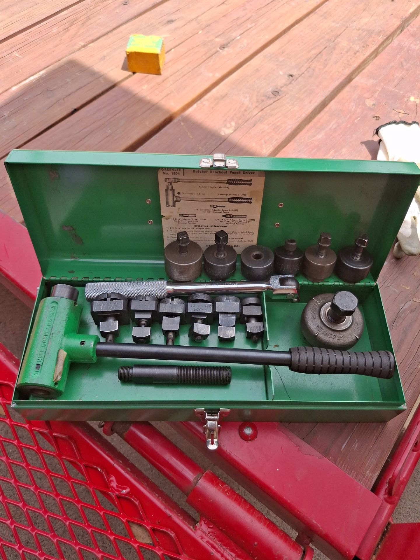 Greenlee ratchet knockout punch driver