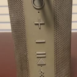 Sylvania 8" Waterproof Bluetooth Speaker w / Rubber Finish SP1043-GRAY