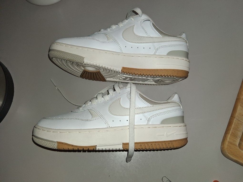 New Condition Women's Nike Gama Forces