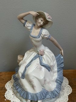 Lladro Springtime Serenade Porcelain Sculpture