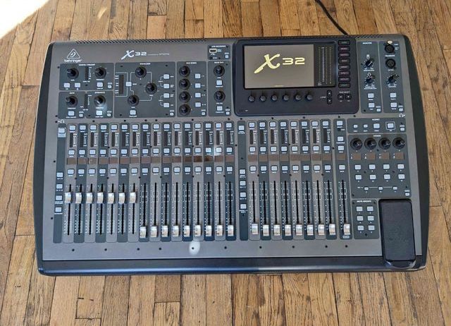 Behringer x32 Digital mixer