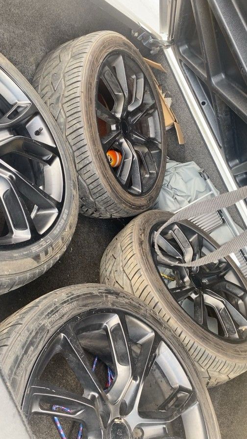 Srt 8 Rims