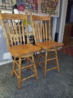 2 NICE OAK SWIVEL HIGH TOP STOOL CHAIRS
