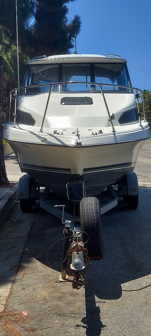 Bayliner Ciera Hard Top Express Cruiser / Fishing Boat . Catalina Ready . Available Now In Huntington Beach Harbor