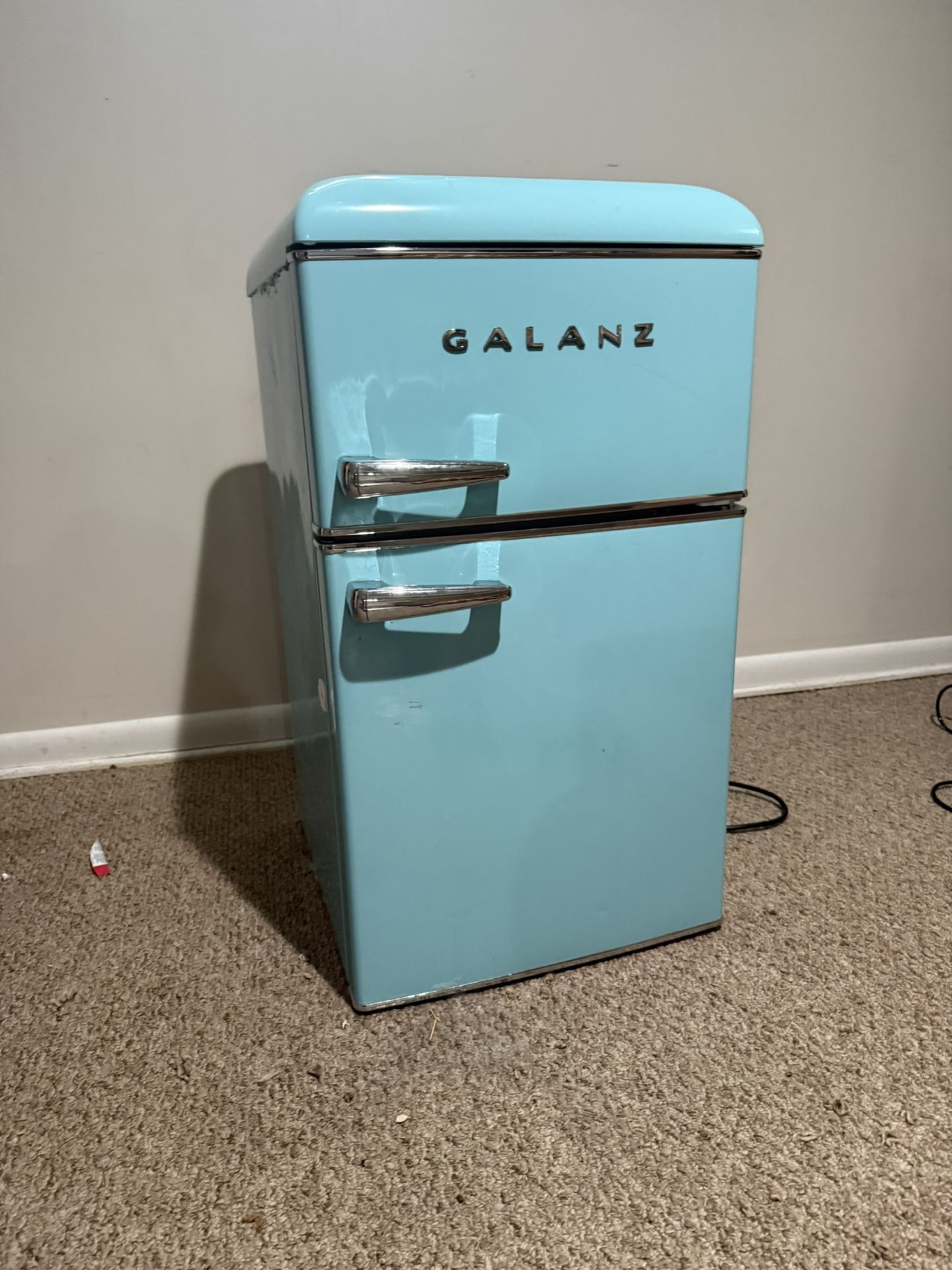 Galanz Retro Mini Fridge Used