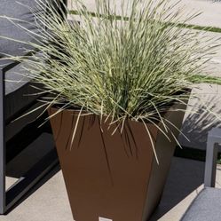 3 - Veradeck Nobleton Plastic Planters 