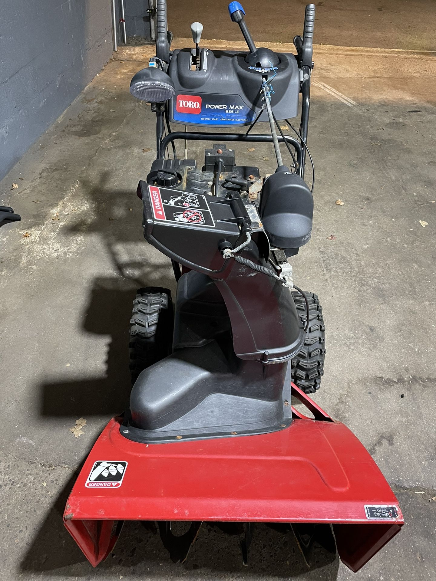 Toro Powermax 826LE Snowblower