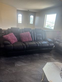 Sofa and loveseat recliner leather