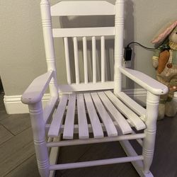 WHITE SLAT CHILD ROCKING CHAIR