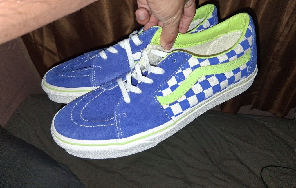 vans size 10.5 shoes 45 dollar each cada una