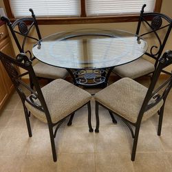 Steve silver Brand 42” Table And Chairs