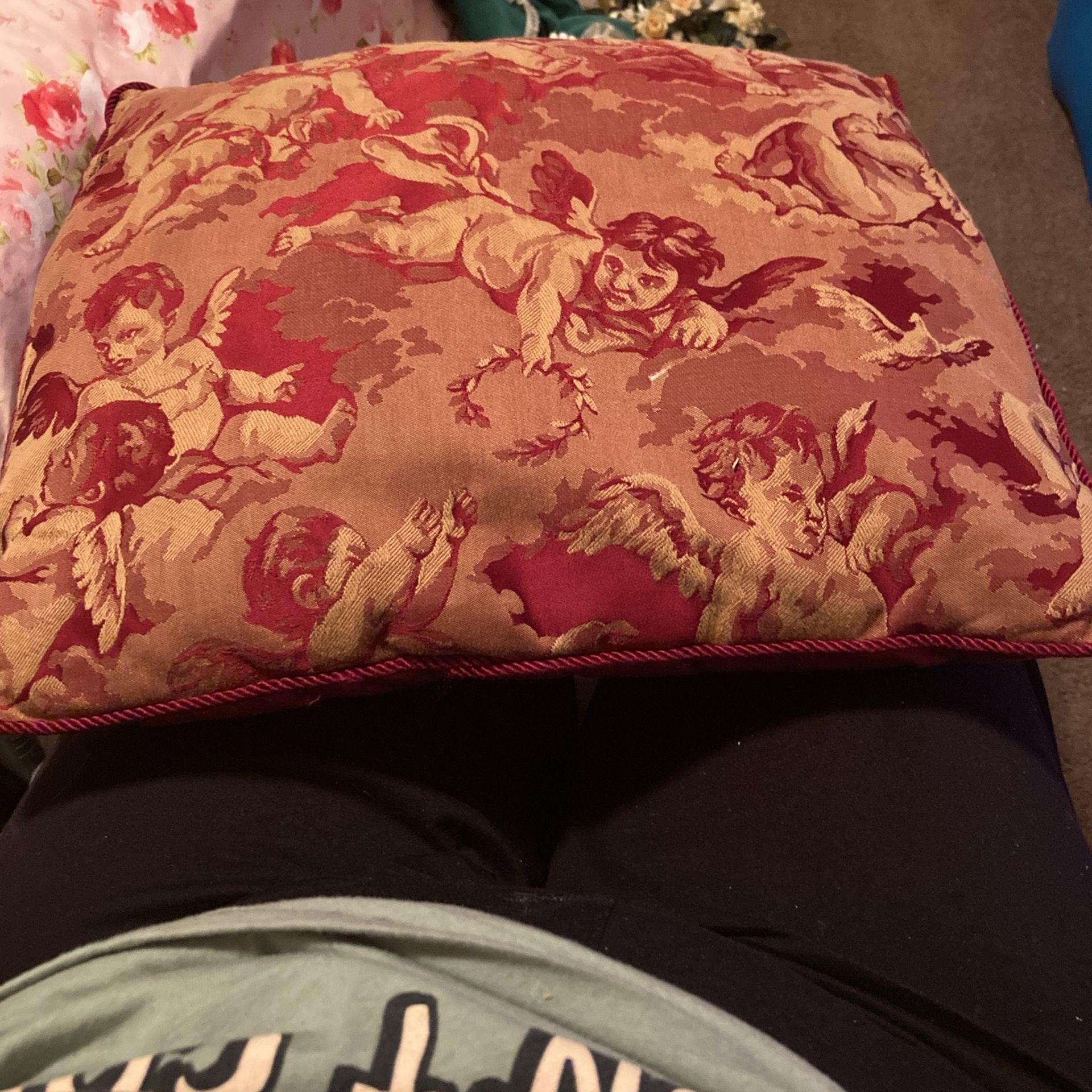 Nice pillow With Cherubs