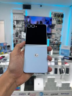 Galaxy Z Flip 6! 1 YEAR WARRANTY!