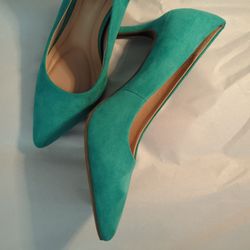 Teal Pointed Toe Heels – Size 7.5