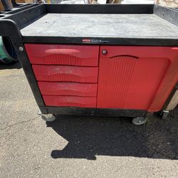 Rubbermaid TradeMaster Tool Storage  Cart