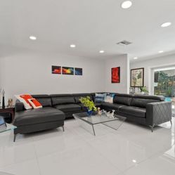 Sectional Sofa  with Chase