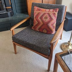 Vintage Mid Century Solid Wood Chair