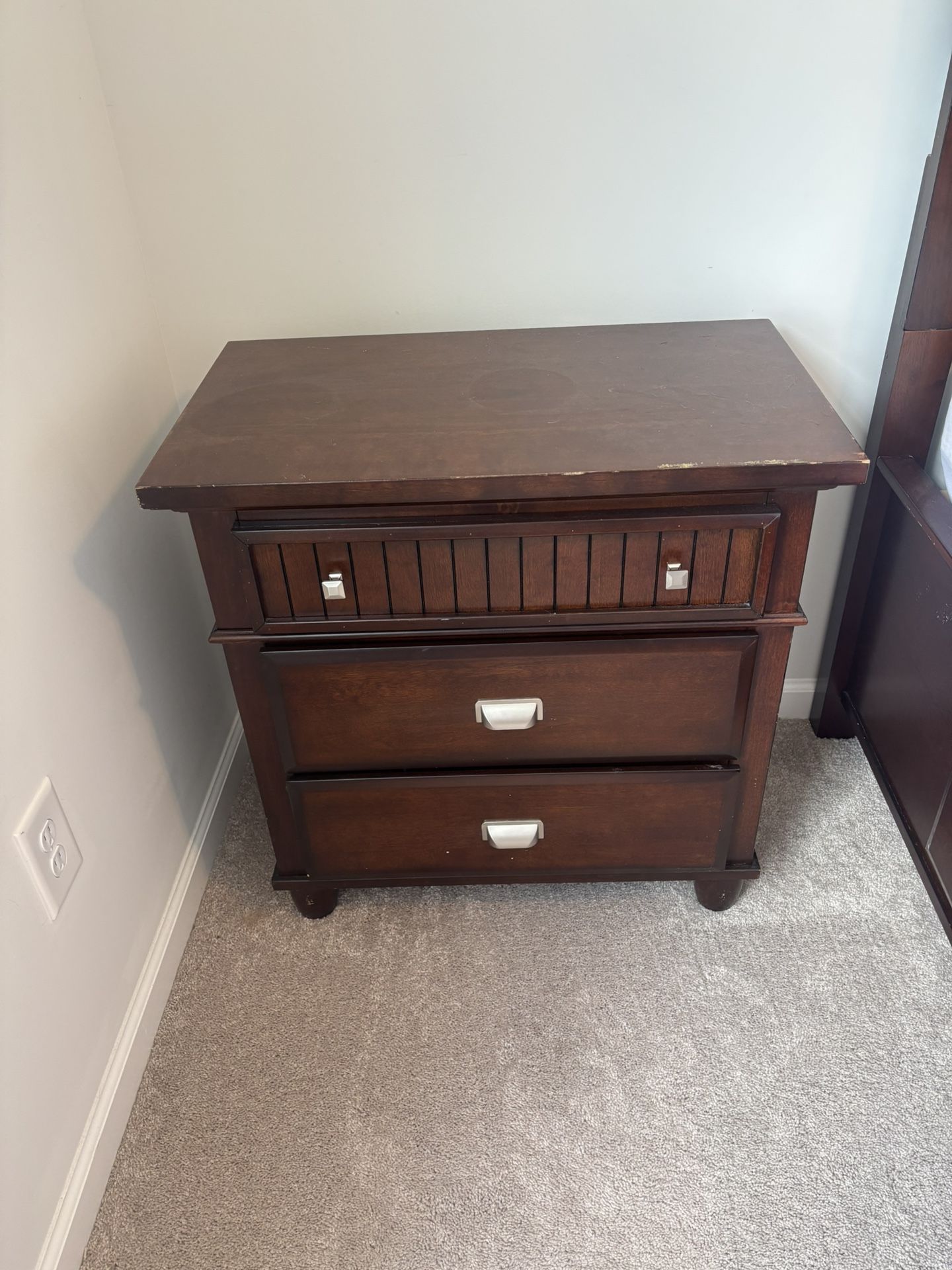 Nightstand 