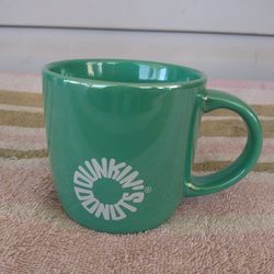 Dunkin' Donuts 2014 Green Lustre Coffee mug