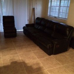 Leather couch with recliner on two sides
