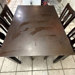 4 Cushion chair Dining Table