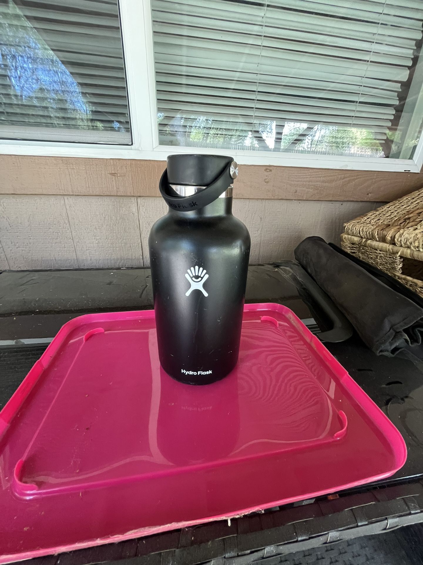 Hydro flask 64oz USED