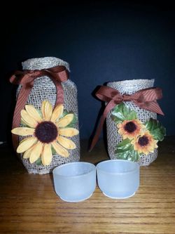 Beautiful matching sunflower candles