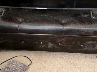 Small end of bed trunk