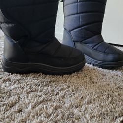Kids Size 3 Snow / Rain Boots 
