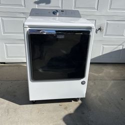 WHITE MAYTAG GAS DRYER IN GOOD CONDITION 