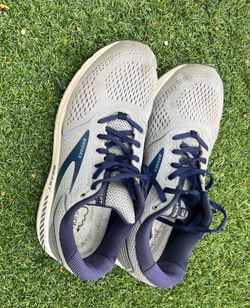 Brooks Beast Men’s Size 13 Navy Blue Grey