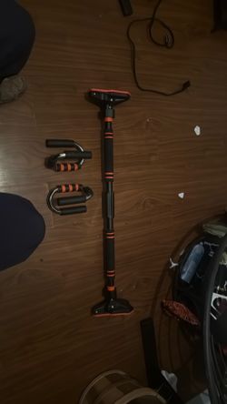 Pull up bar and push up set