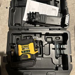Dewalt laser 20 volt  3 beam 3-plane laser